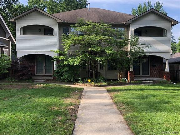 2nd image of 804 E Lincoln Ave