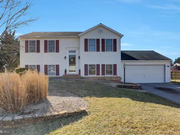 11944 Azalea Dr, Hagerstown, MD 21740