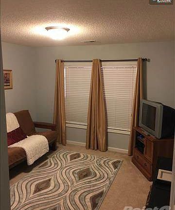Large (2) Bedroom
