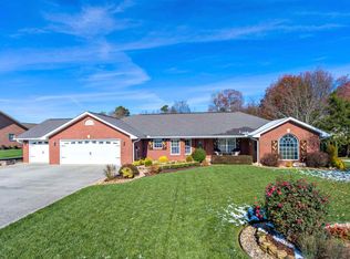 1012 Southwind Cir, Dandridge, TN 37725