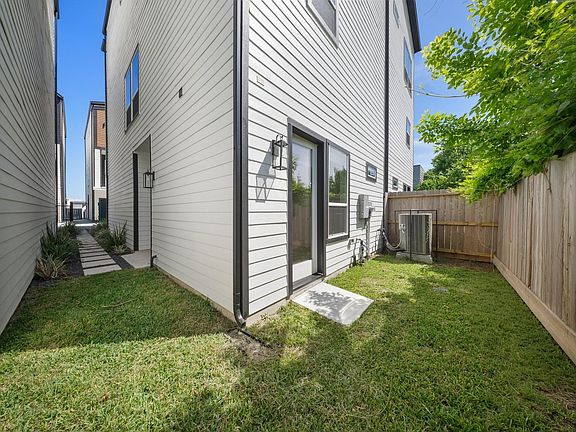 3rd image of 4013 Griggs Rd #C