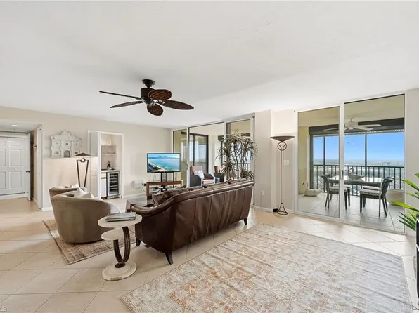 5601 Turtle Bay Dr, Naples, FL