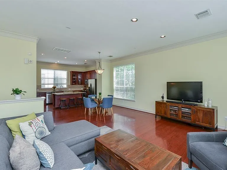 3316 Clearview Cir — Photo 3