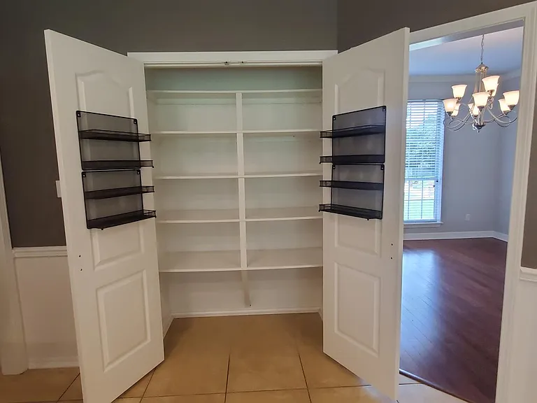 18257 Springmill Ct — Photo 13