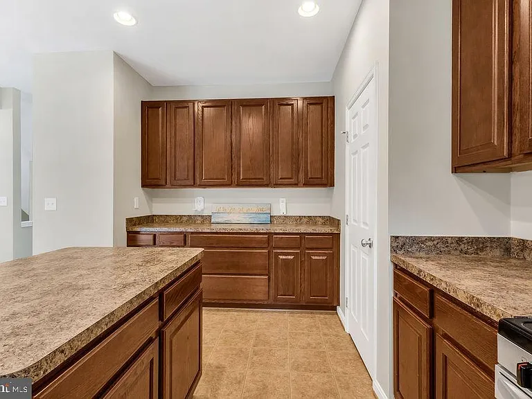 3657 Bedford Dr — Photo 9