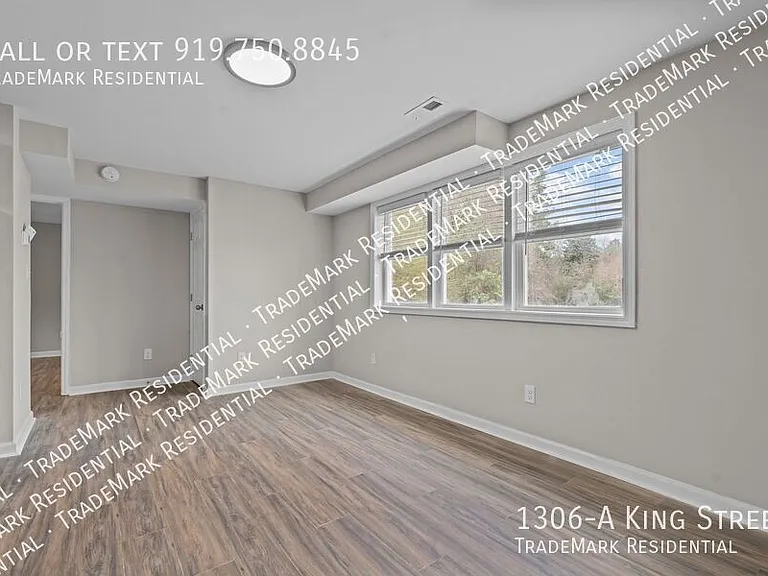 1306A King St — Photo 35
