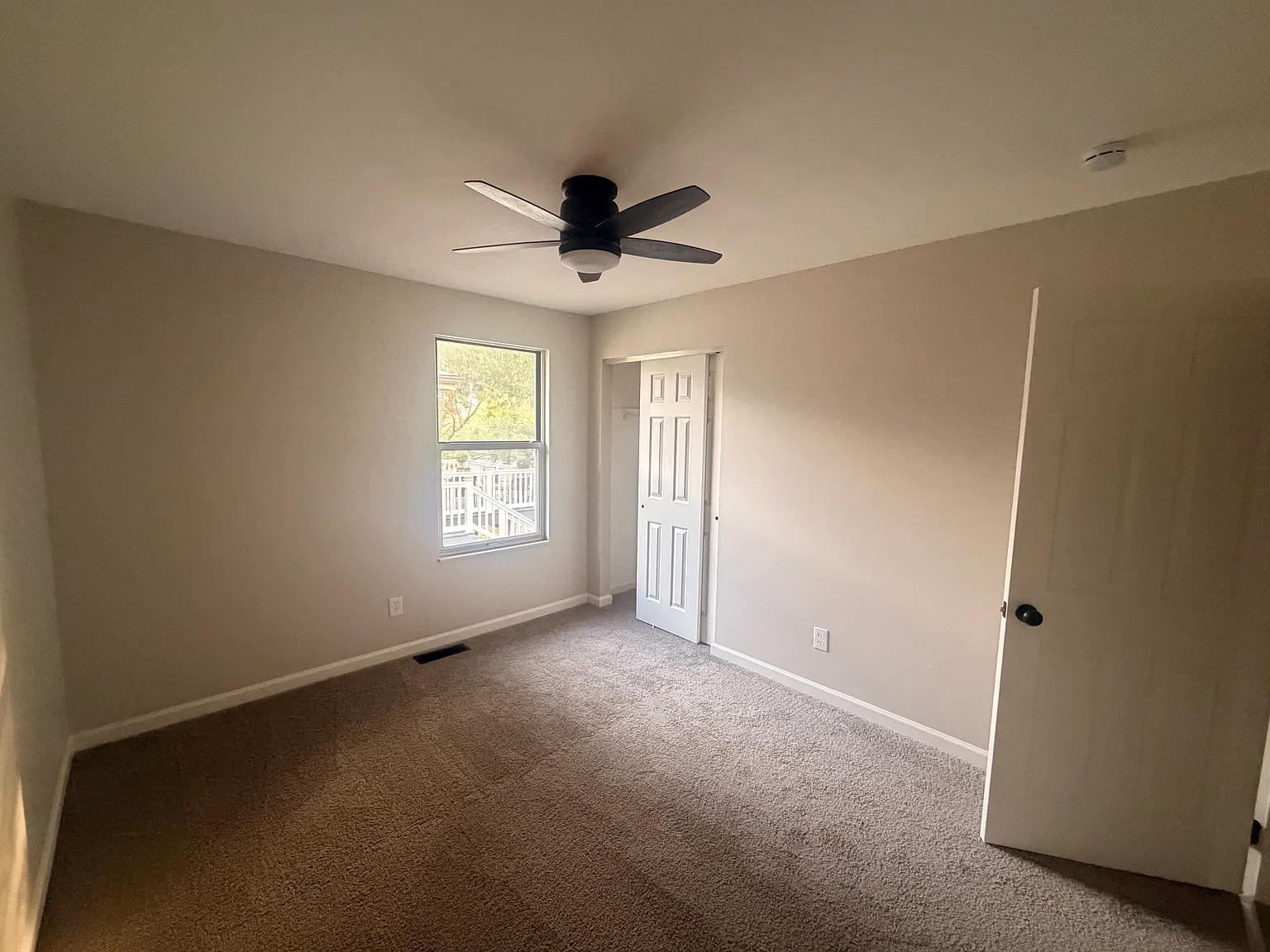 4 bed, 1119 sqft, $2,400 — Photo 4