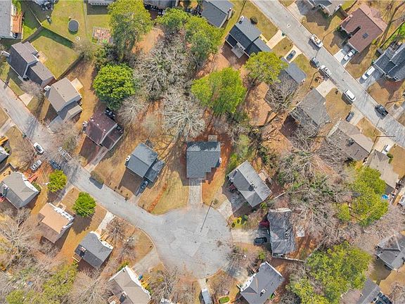 2nd image of 5035 Chadwick Ct