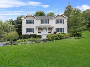1 Bray Farm Ln, Wappingers Falls, NY 12590