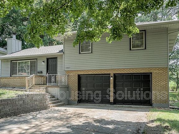 3rd image of 6807 E 85th Ter