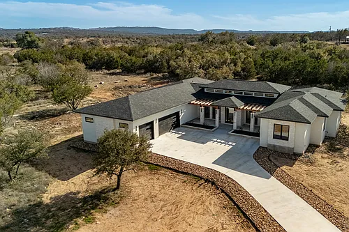 6425 Ranch Road 962 W Photo 1
