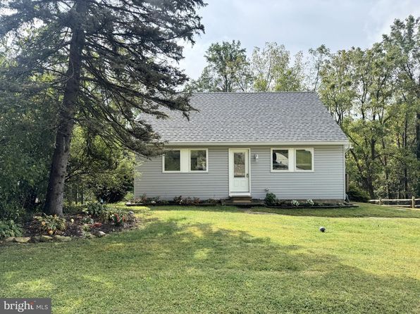 40 Elaine Dr