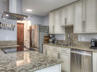 5 Still Glen Ct, Spring, TX 77381