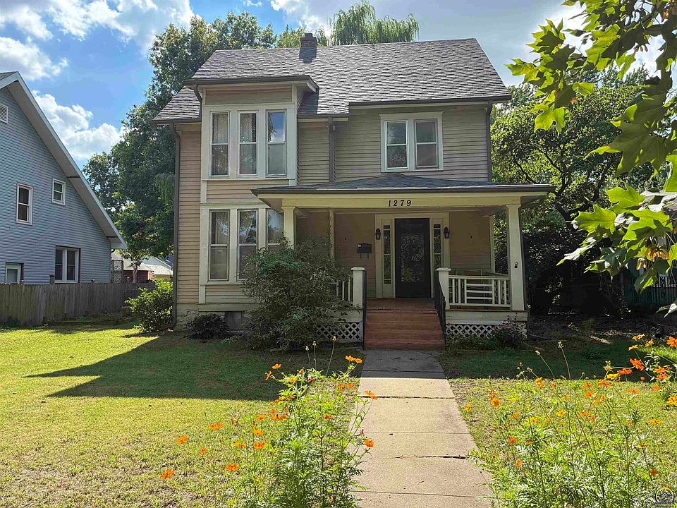 1st image of 1279 SW Macvicar Ave