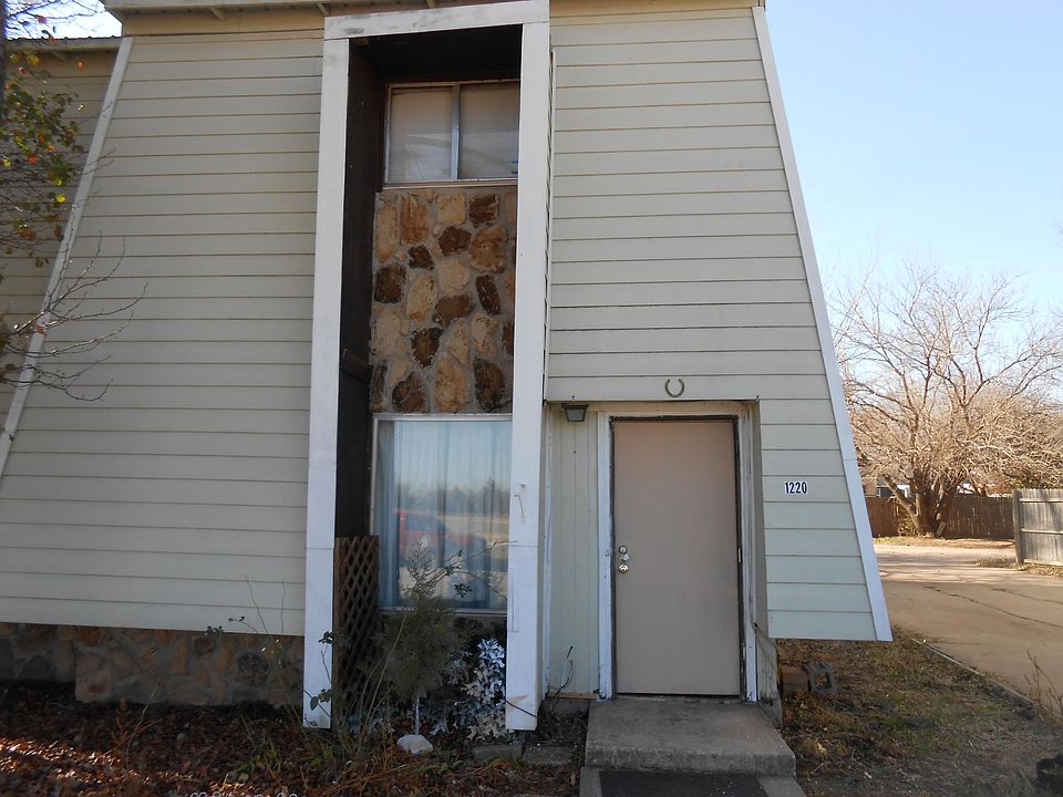 1st image of 1220 Northcliff Ave