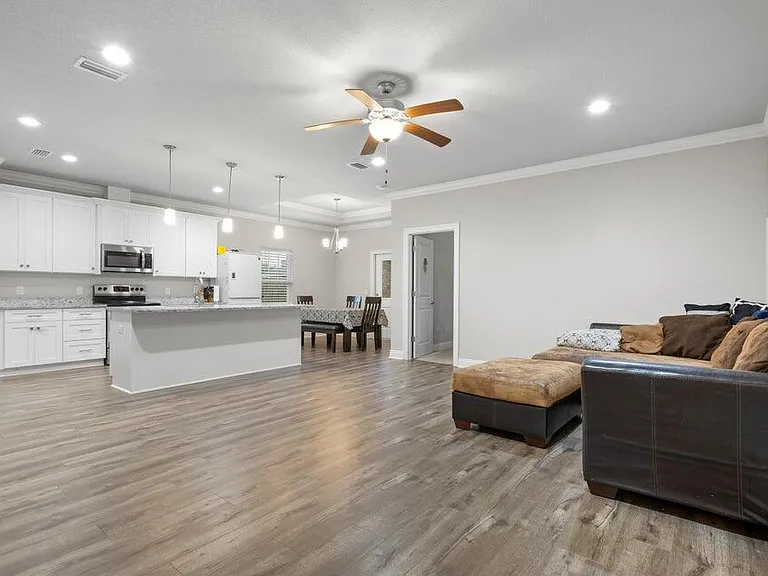 1835 Lubbock Rd — Photo 4