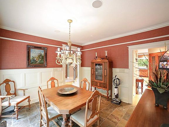 5th image of 500 Kingston Rd