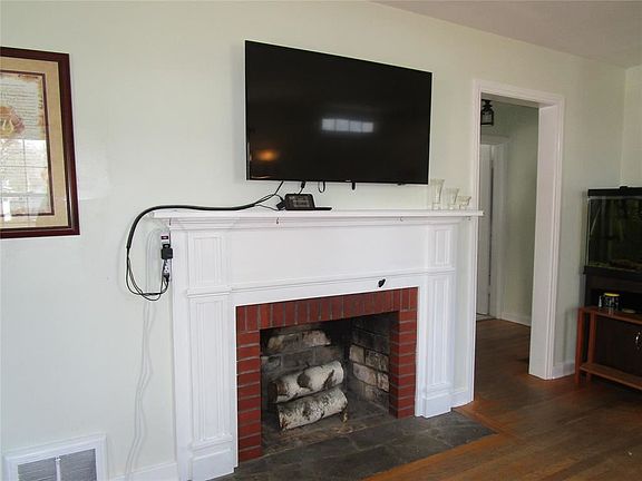 2nd image of 5 Hiawatha Trl