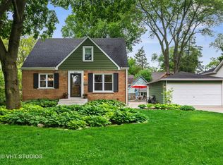 814 N Blanchard St, Wheaton, IL 60187