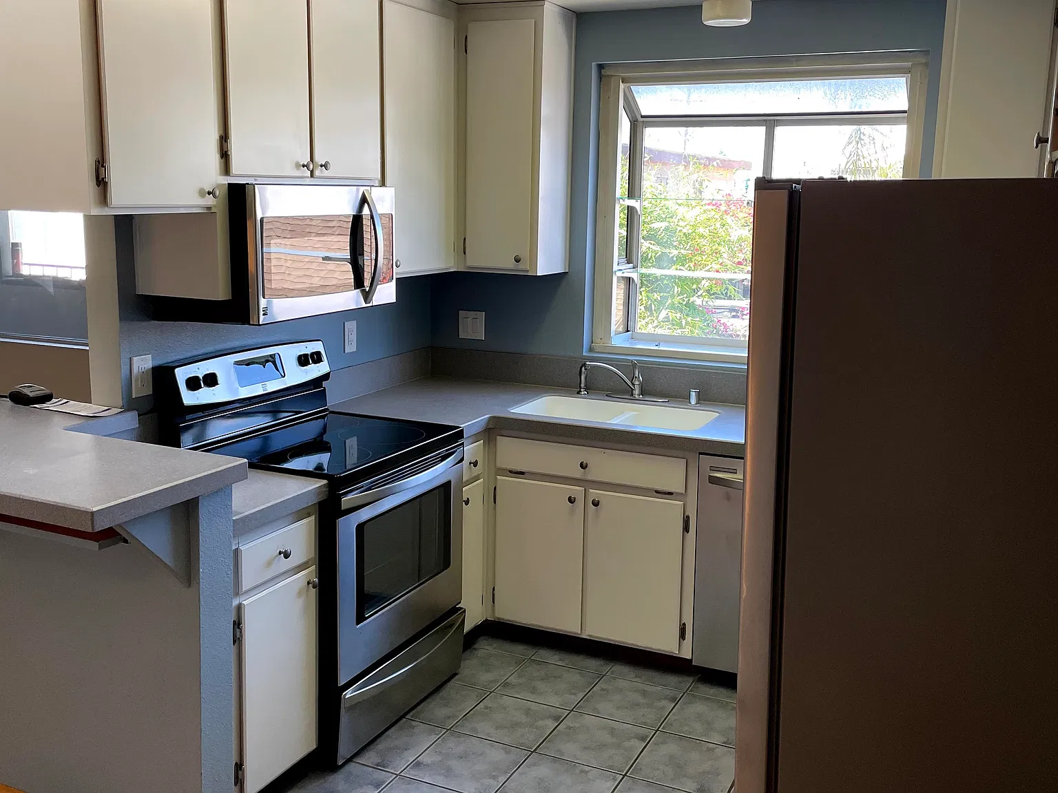 2 bed, 890 sqft, $2,900 — Photo 3
