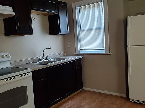 4th image of 532 Oxford Ave #532