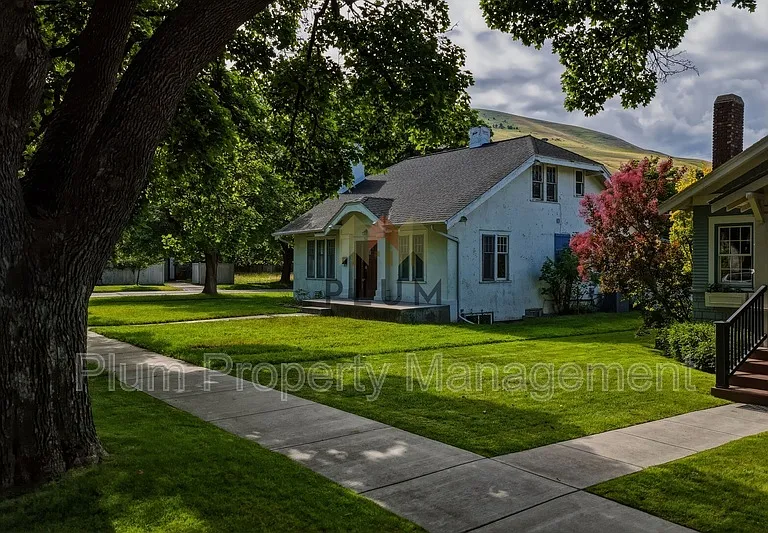541 E Beckwith Ave — Photo 3