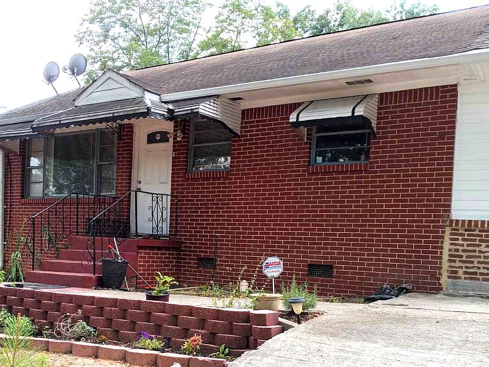 1st image of 141 Harris Cir