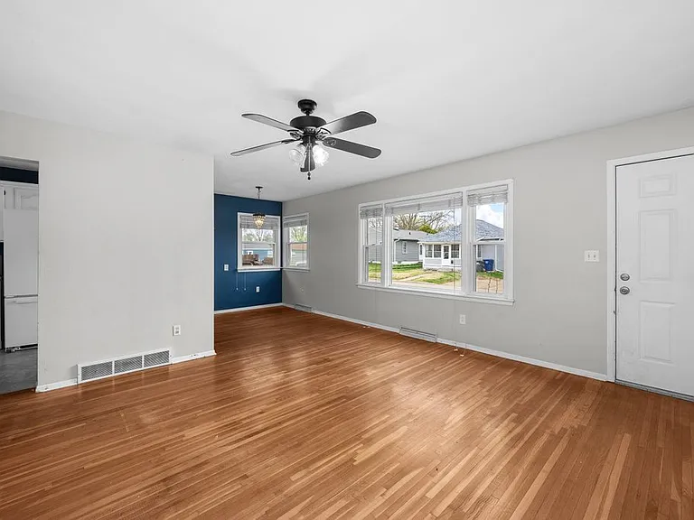 1815 Cody St — Photo 4