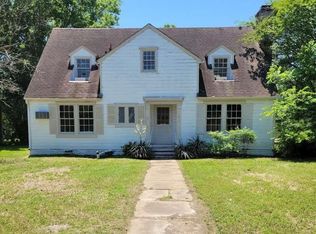 1410 W Main St, Clarksville, TX 75426