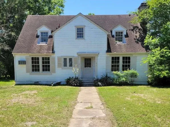 1410 W Main St, Clarksville, TX 75426