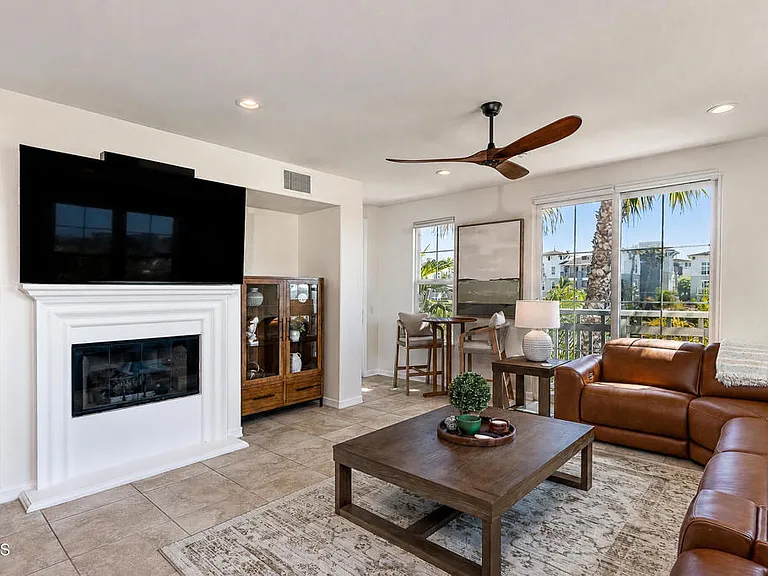 1538 Seabridge Ln — Photo 4