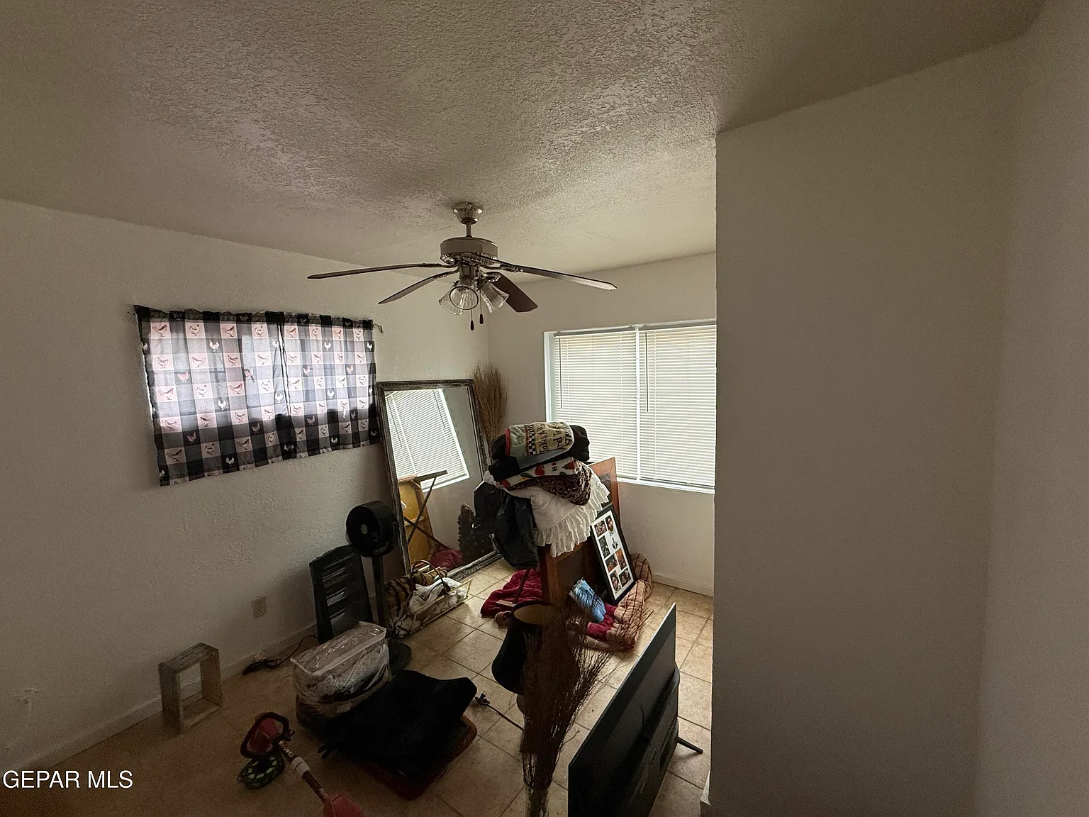 3 bed, 1.0 bath, 1210 sqft, $1,250 — Photo 4