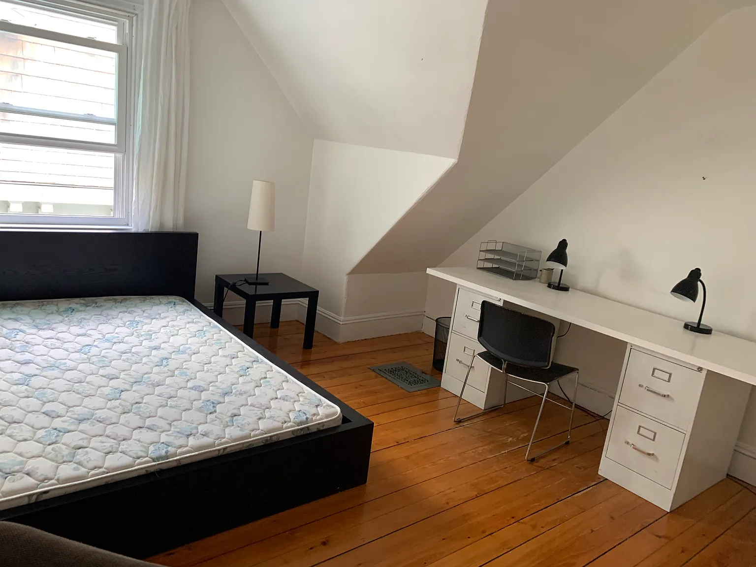 3 bed, 1100 sqft, $1,100 — Photo 4