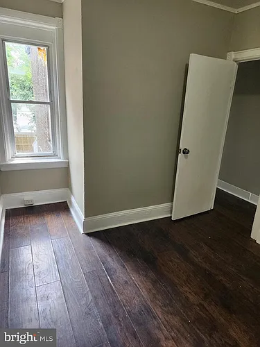 123 Ward Ave Photo 1