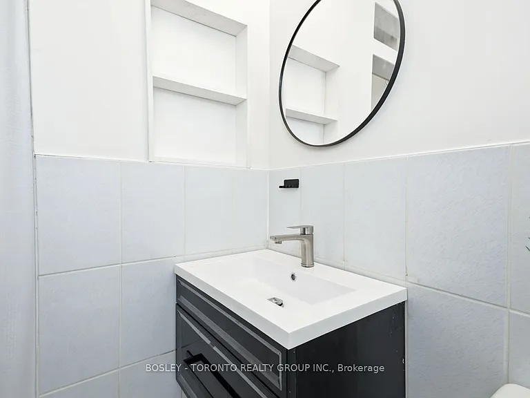 146 Earlscourt Ave #LOWER — Photo 32