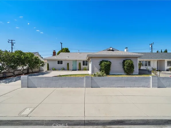 8181 Holland Dr, Huntington Beach, CA 92647