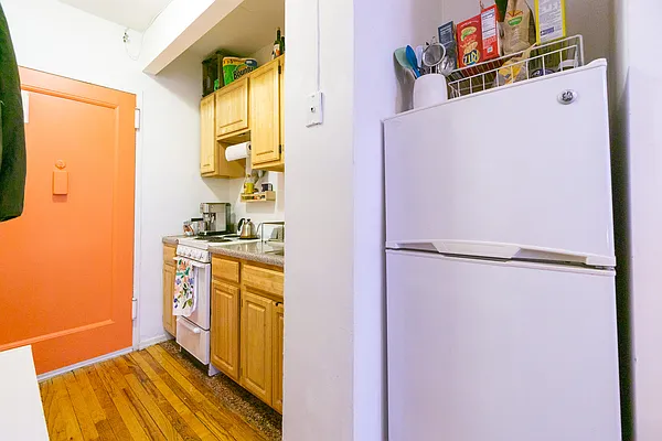 Rented by City Connections Realty | media 7