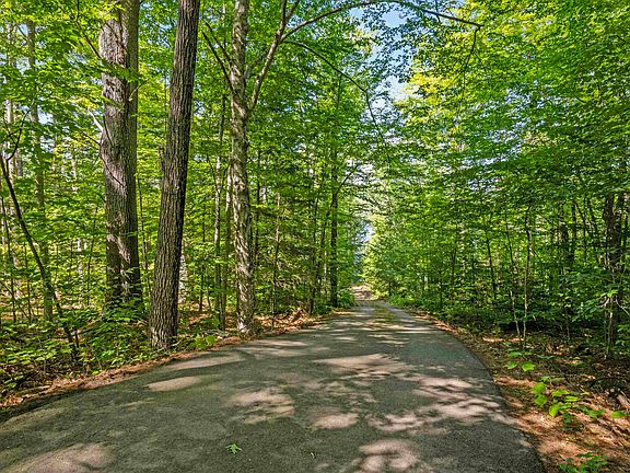3rd image of 51 Leavitt Hill Road