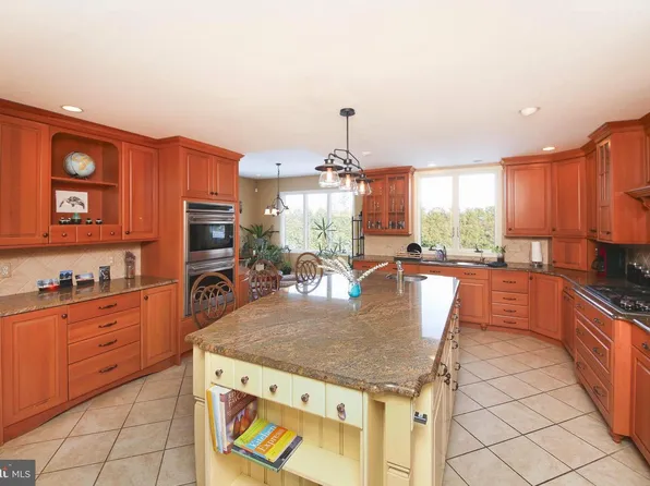 531 Hunsicker Rd, Telford, PA 18969