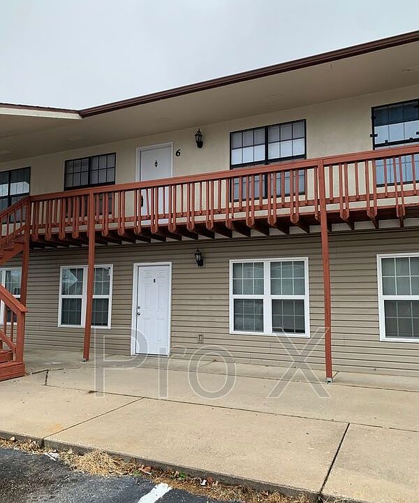1st image of 1015 S Saint Louis Ave APT 6