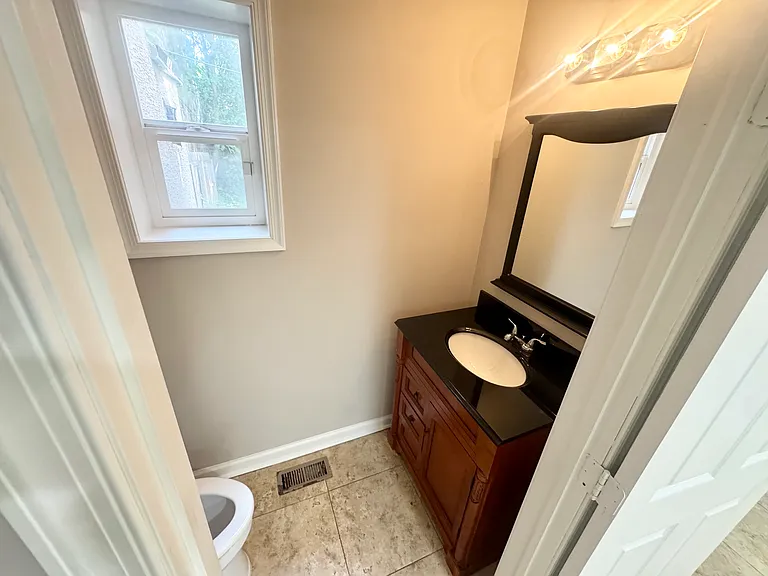 3510 Wallace St — Photo 12