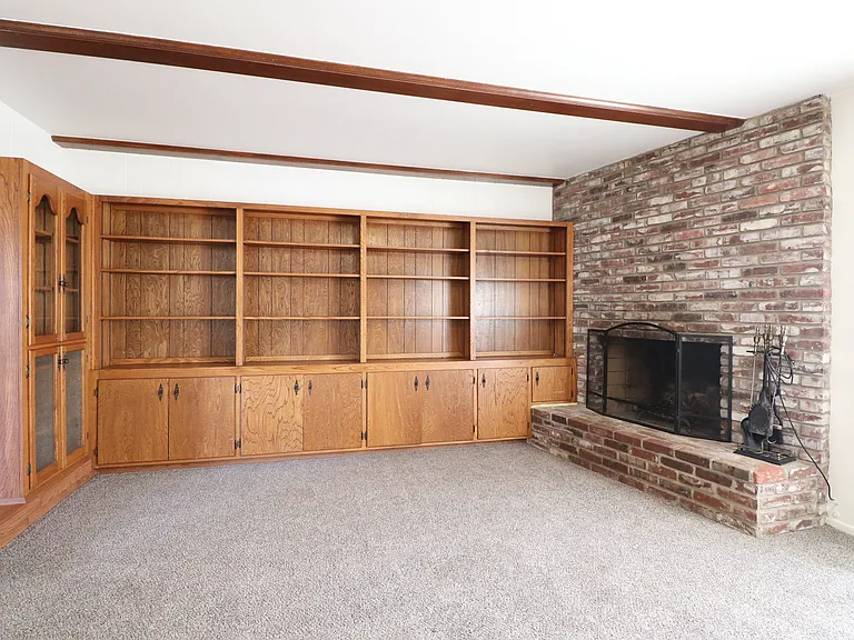 630 Newcastle Cir — Photo 4