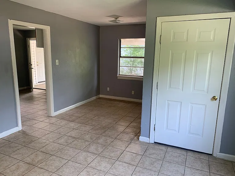 3003 Hillcrest Ave — Photo 5
