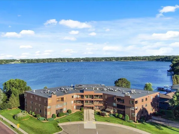 601 Shoreacres Dr APT 107, Fairmont, MN 56031