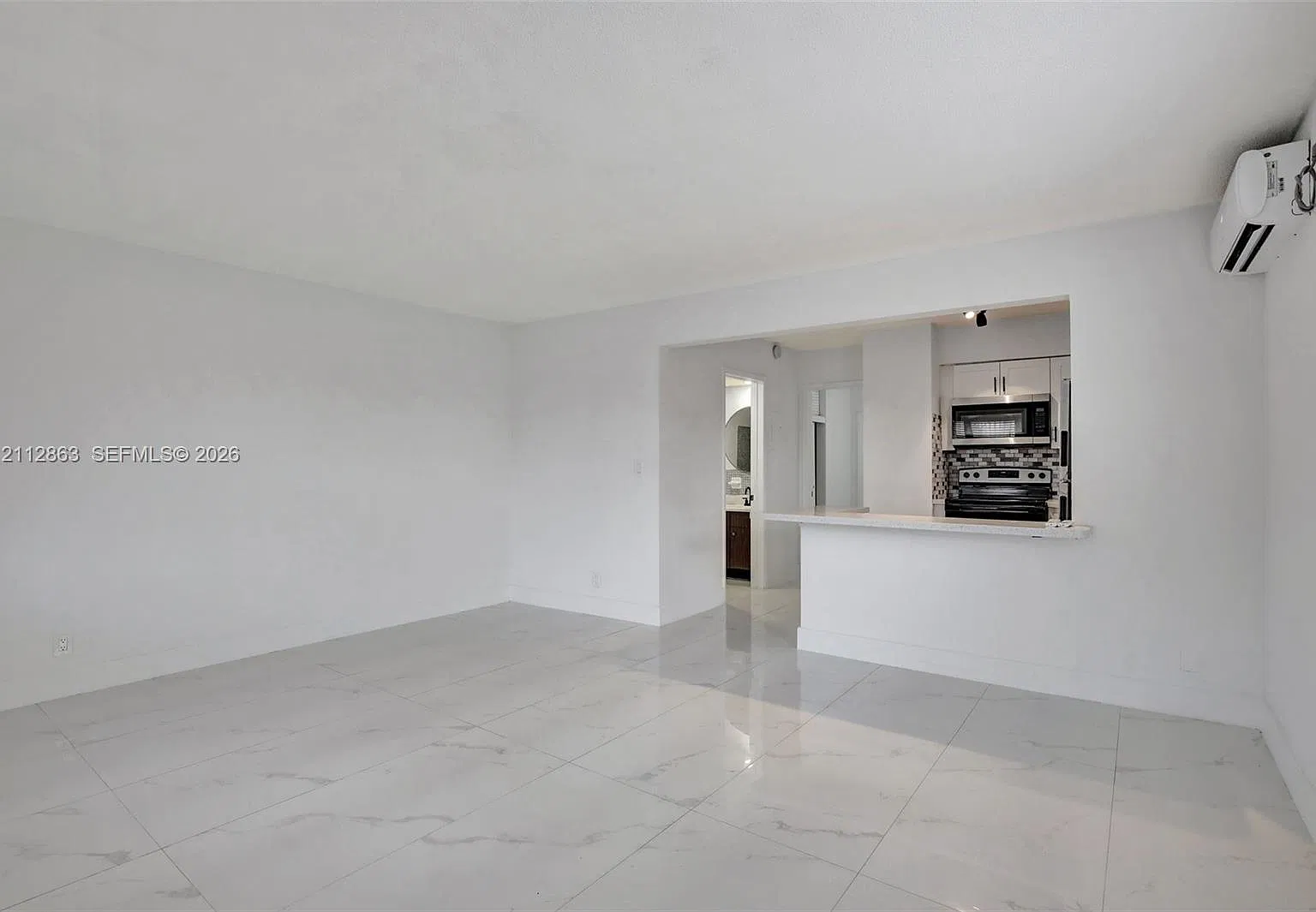 1 bed, 1.0 bath, 650 sqft, $1,800 — Photo 2