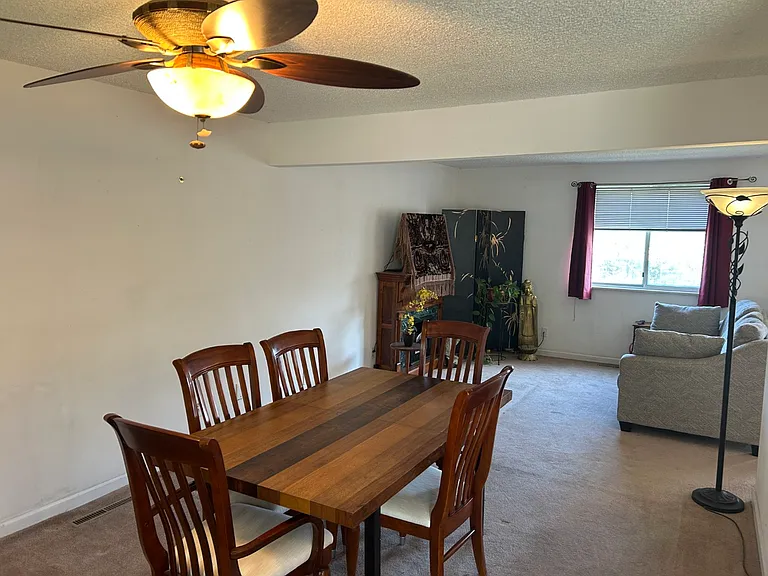 242 Griffith St — Photo 3