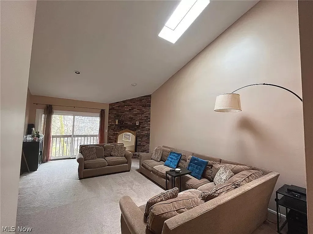 2 bed, 1224 sqft, $1,100 — Photo 3