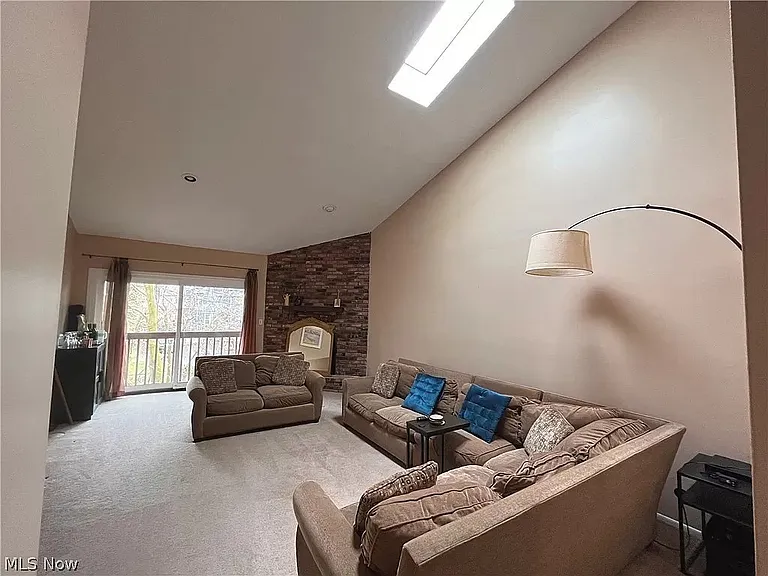 2491 Euclid Heights Blvd — Photo 3