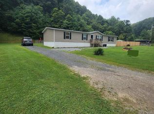 291 Old Detour Rd, Sophia, WV 25921