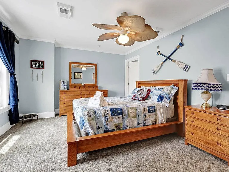 305 S Lake Park Blvd #106 — Photo 21